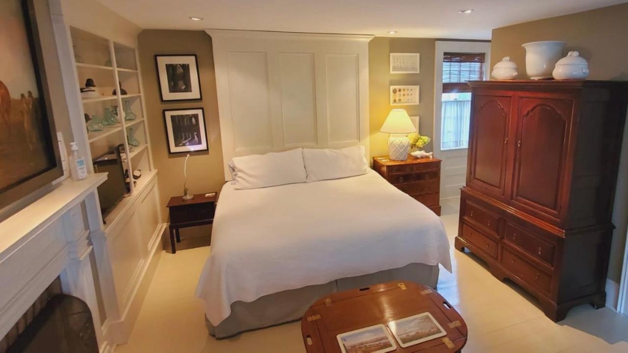 Dot'S Landing Garden Room Niagara-on-the-Lake ภายนอก รูปภาพ