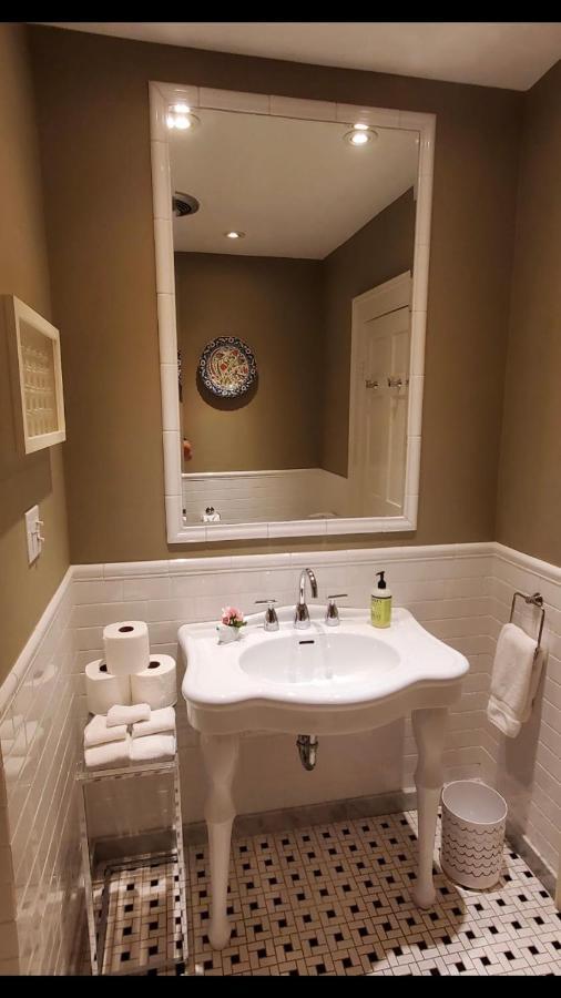 Dot'S Landing Garden Room Niagara-on-the-Lake ภายนอก รูปภาพ
